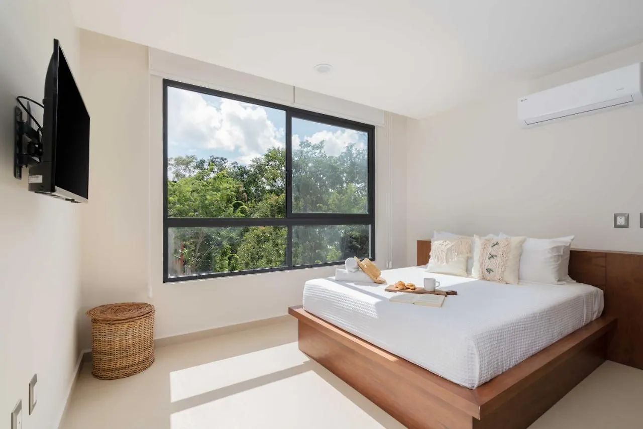 Queen Bed Suite, Infinity Pool & Fast Wifi, Nespresso & Netflix Tulum Pueblo 0*,  Mexico