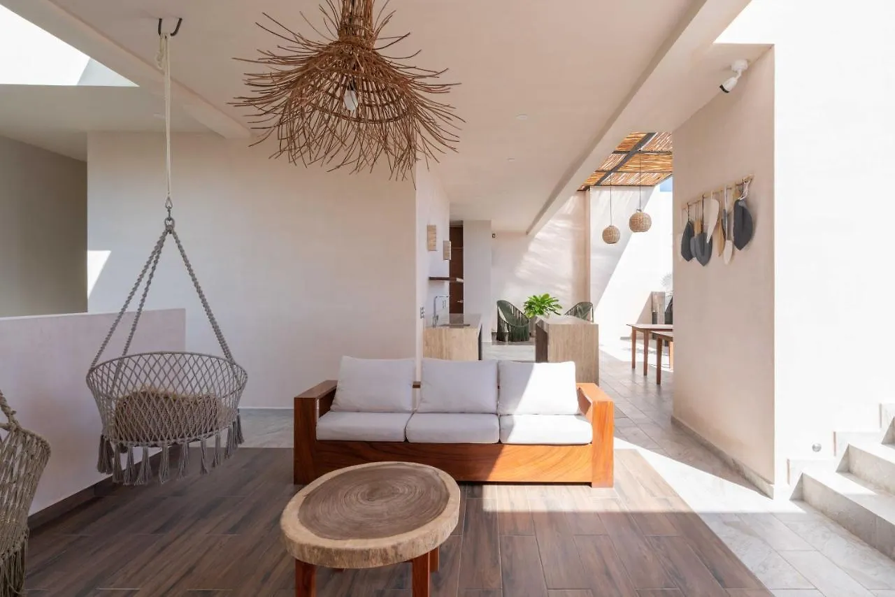 Queen Bed Suite, Infinity Pool & Fast Wifi, Nespresso & Netflix Tulum Pueblo Appartement