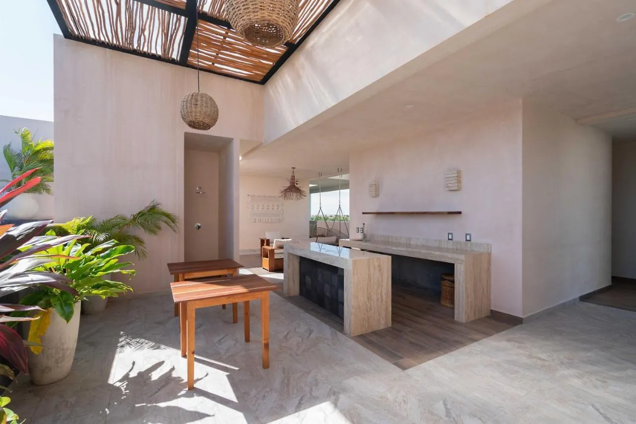 Queen Bed Suite, Infinity Pool & Fast Wifi, Nespresso & Netflix Tulum Pueblo 0*,  Mexico